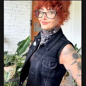 Meet your Posher, Tania